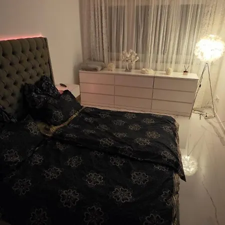 Exklusives 115 M Designer Kamin Spa-bad Balkon Lounge Apartament
